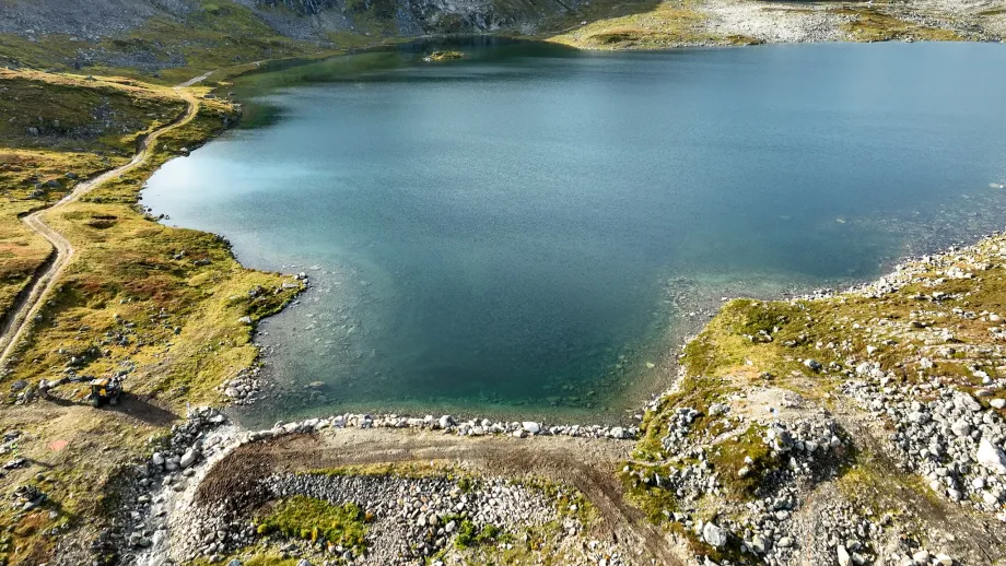 Dronefoto av drikkevann på Kvaløya