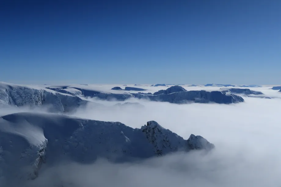 Fjellet Jiehkkevarri - flyfoto