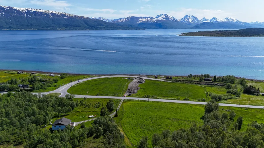 Oversikt over omr&aring;det p&aring; Kval&oslash;ya hvor ledningen skal f&oslash;res i land