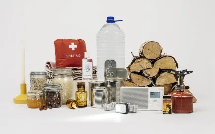Dette er DSB mener du b&oslash;r ha i beredskap hjemme, blant annet vann, kokeapparat, ved, f&oslash;rstehjelpsskrin, mat og radio