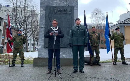 Markering av frigjørings- og veterandagen 8 mai 2020 - ordfører Gunnar Wilhelmsen Markering av frigjørings- og veterandagen den 8. mai i 2020 i Domkirkeparken. Ordfører Gunnar Wilhelmsen holder appell.
