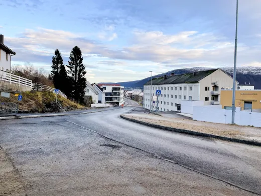 Ny asfalt i Mellomvegen